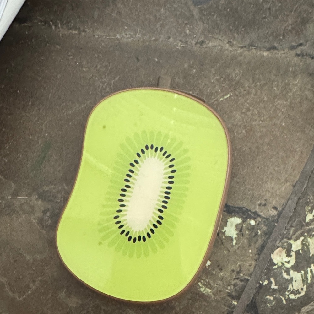 Kiwi-Shaped powerbank charger